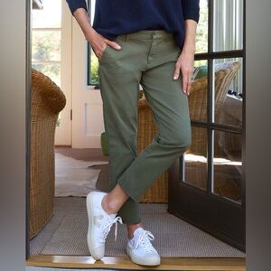 Frank and Eileen Wicklow Italian Chino Pants in Army Green Size 8